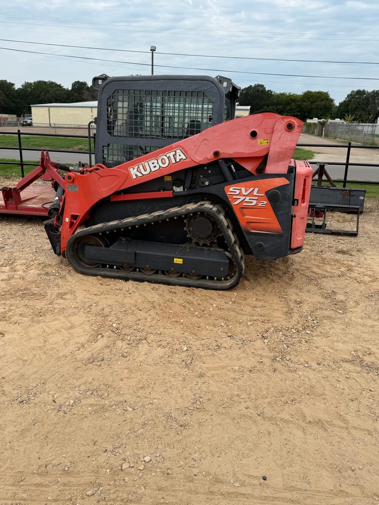 Used 2020 SVL75-2HWC w/ smooth bucket