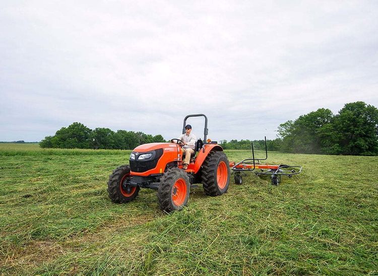 Kubota M7060HC R24 Utility Tractor