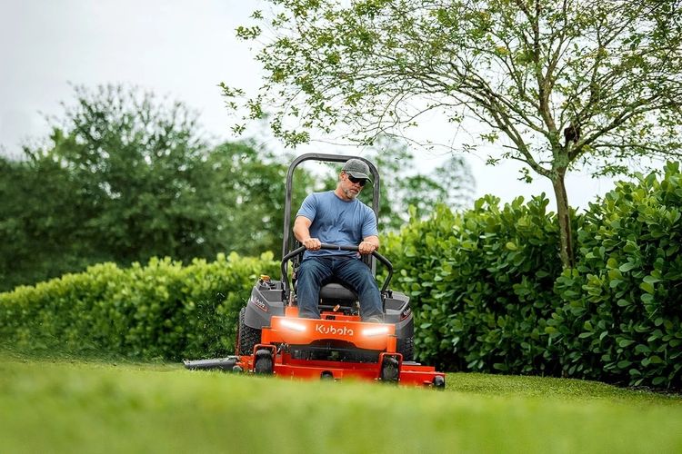 Kubota Z251KH-54 Zero-Turn Lawn Mower