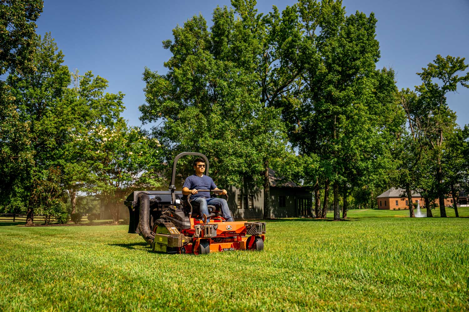 Z400 SERIES MOWERS - Paris Farm and Ranch