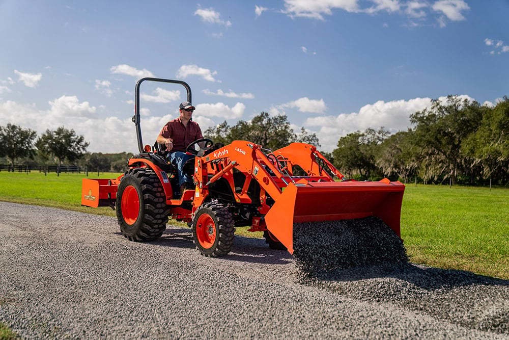 Kubota LX2610SUHSD R4 Compact Tractor - Paris Farm and Ranch